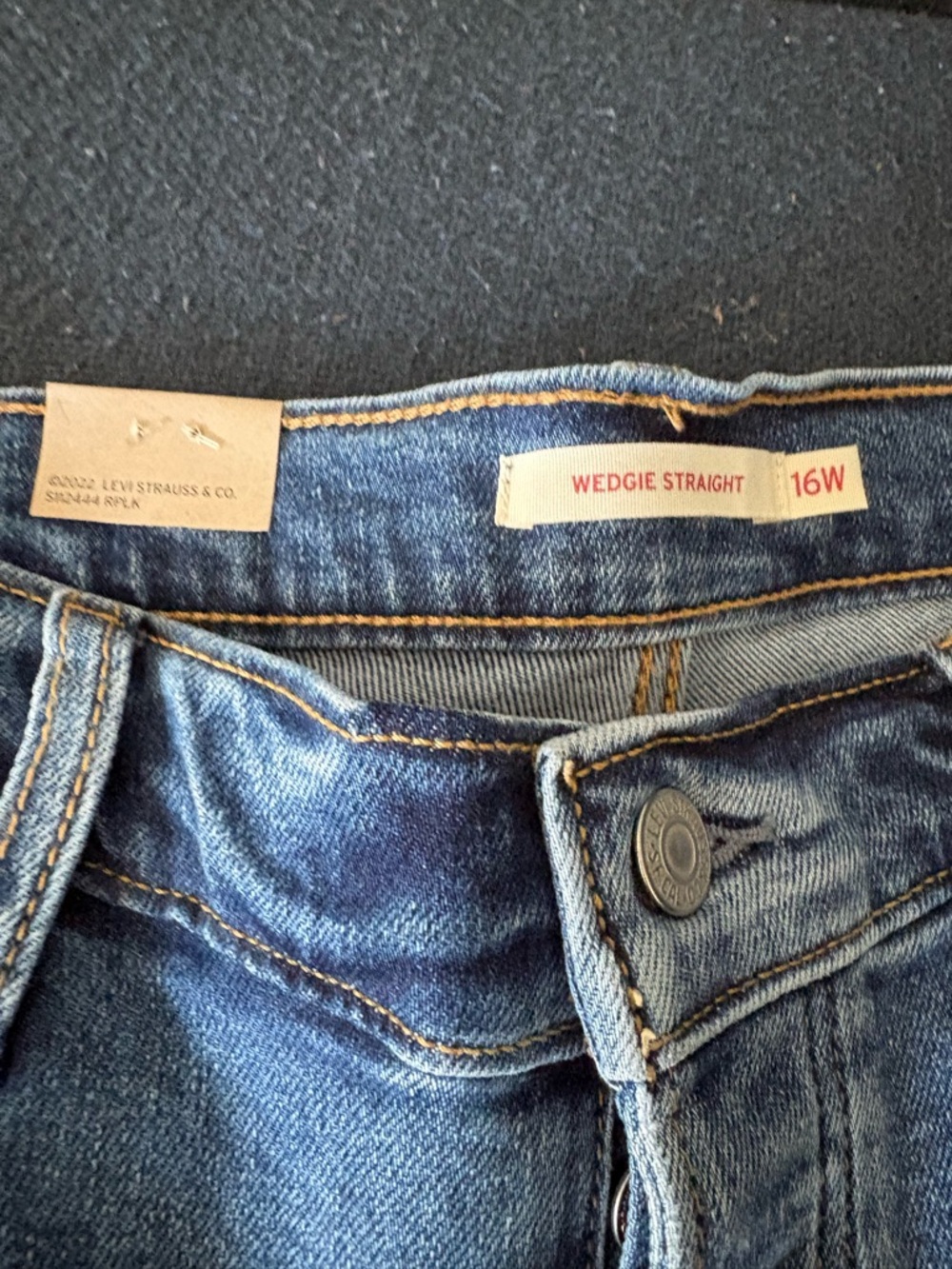 NWT Levi's Wedgie Straight Jeans. Size 16W. - Picture 3 of 5